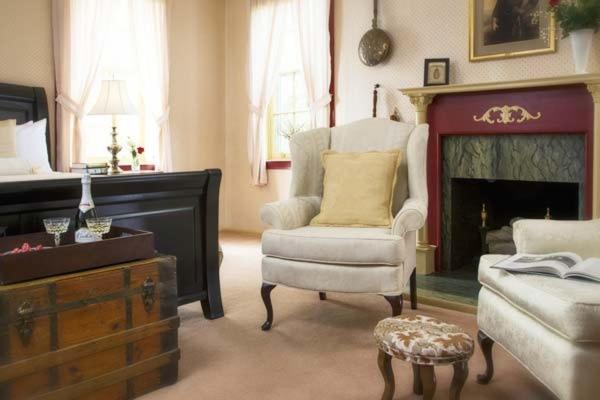 King Room with Garden View interior